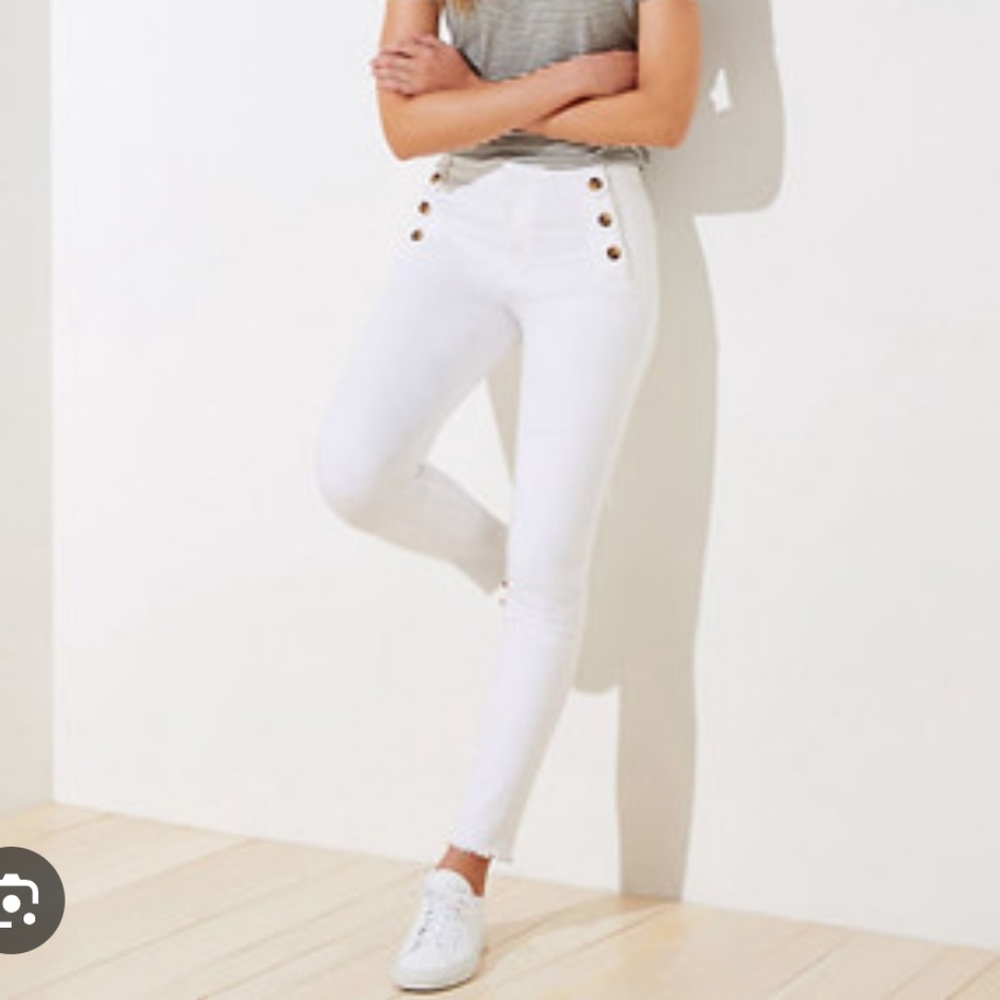 Ann Taylor High Rise White Jeans With Tortisw Shell Buttons